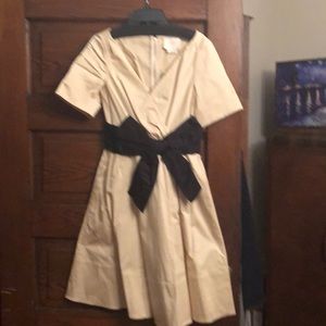 Short sleeve now detail dresd